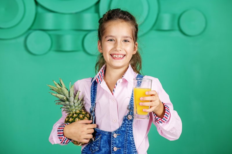 dziecko z sokiem (6)