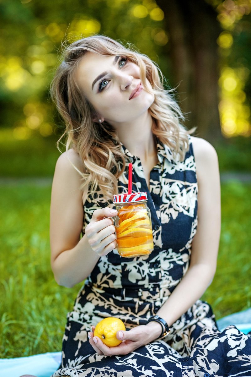 dziewczyna z sokiem wiosna 1