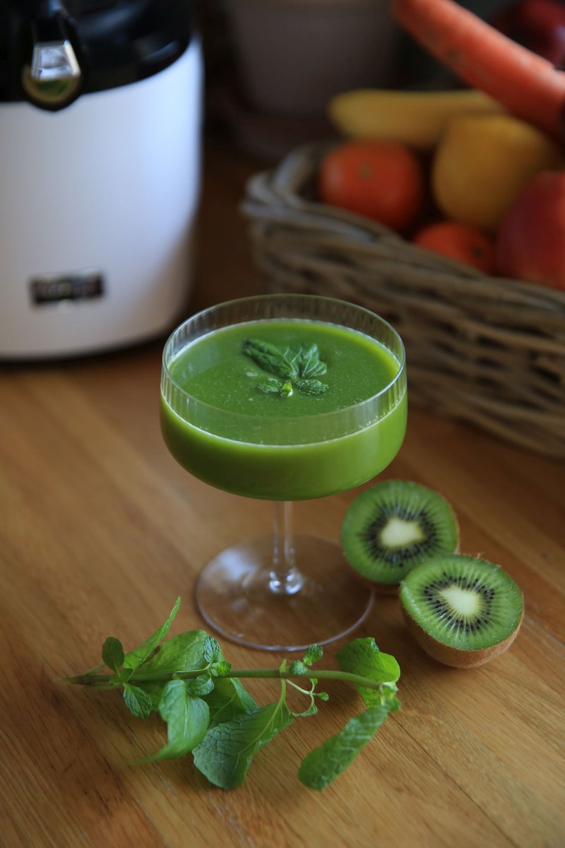 Zielony sok z jarmużem i kiwi dla mężczyzn