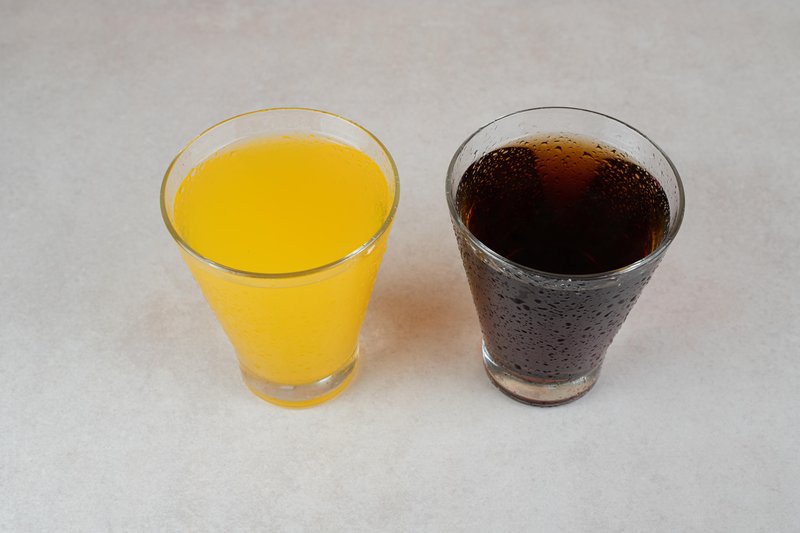 sok pomarańczowy i cola